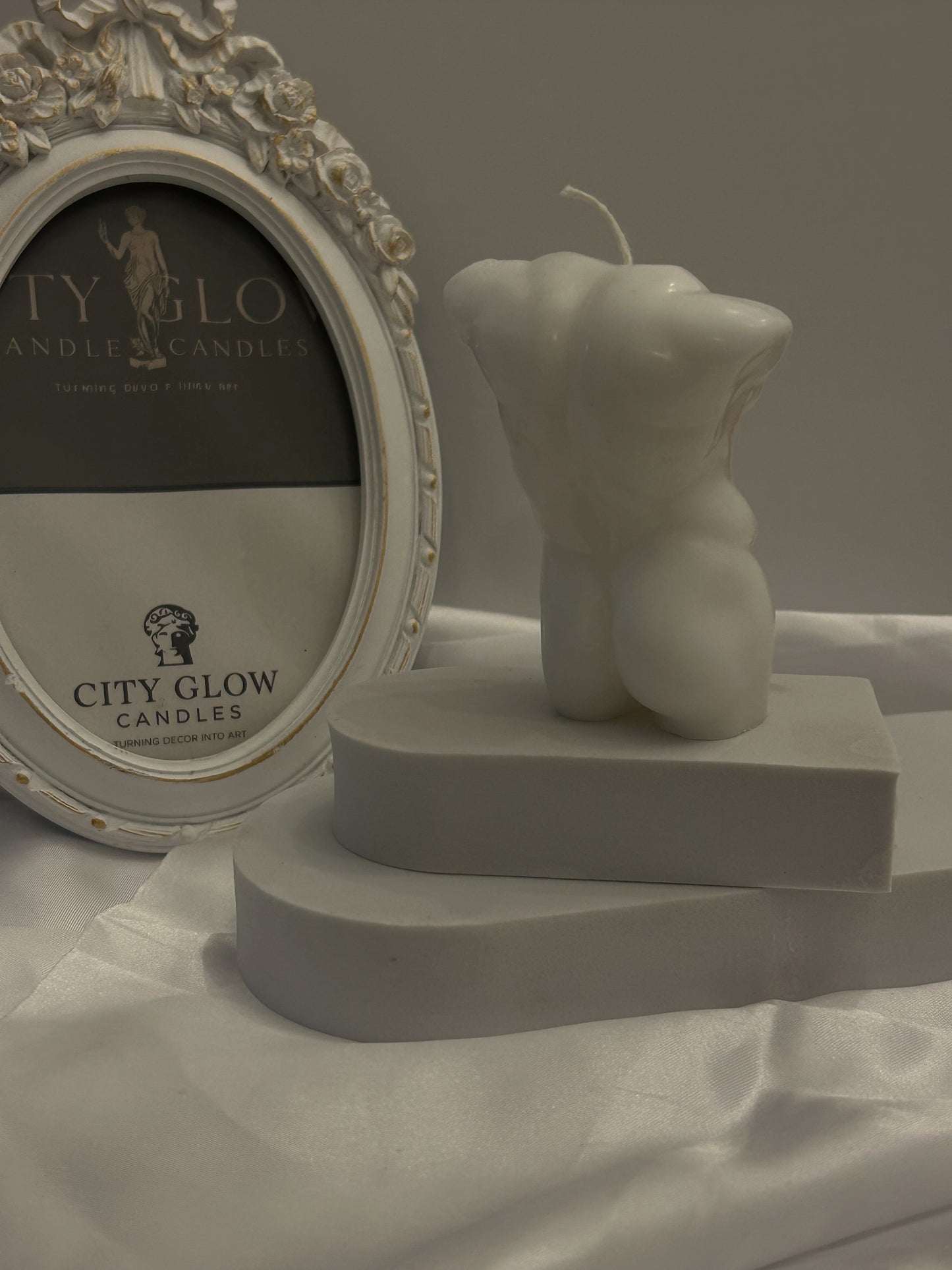 Male torso candle - Scent Burberry men